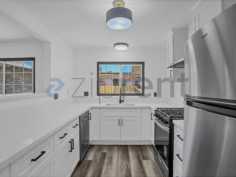 807 E Shields Ave #807 — Photo 12