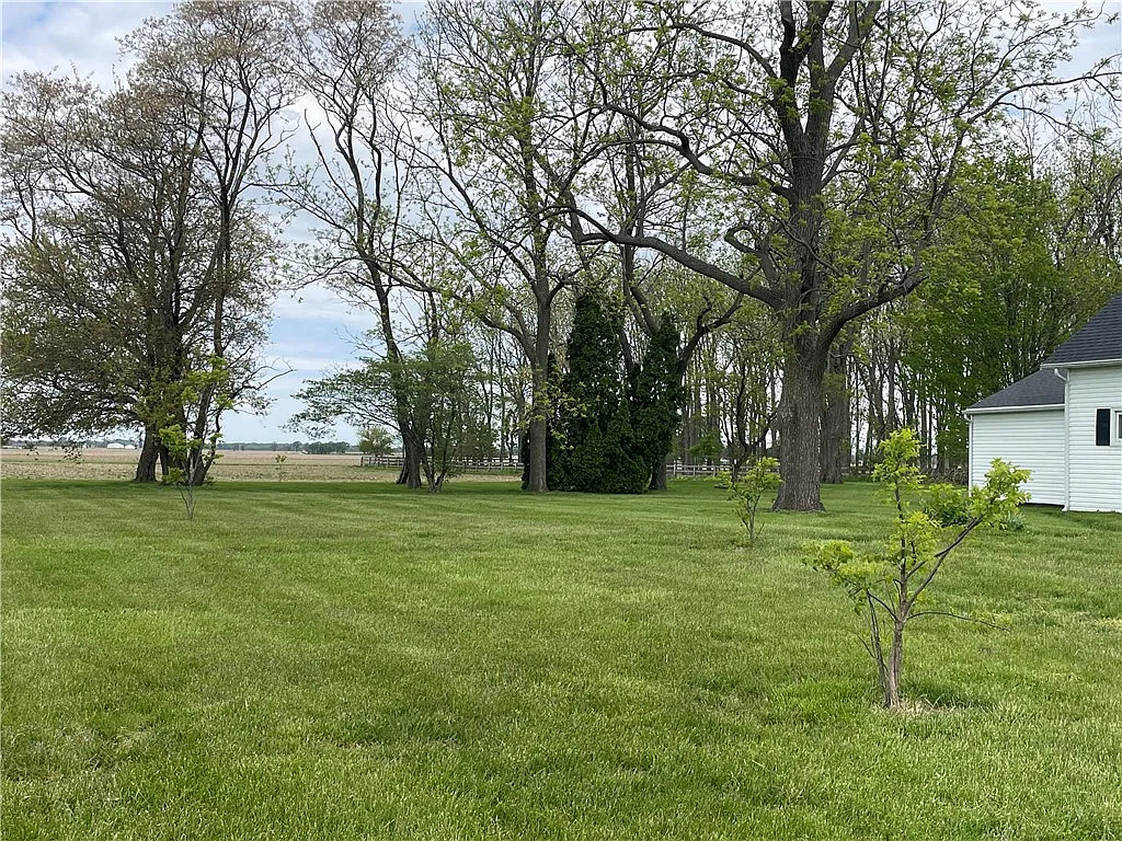 3 bed, 2220 sqft, $1,850 — Photo 3