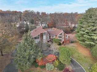 3 Rodeo Dr, New City, NY 10956