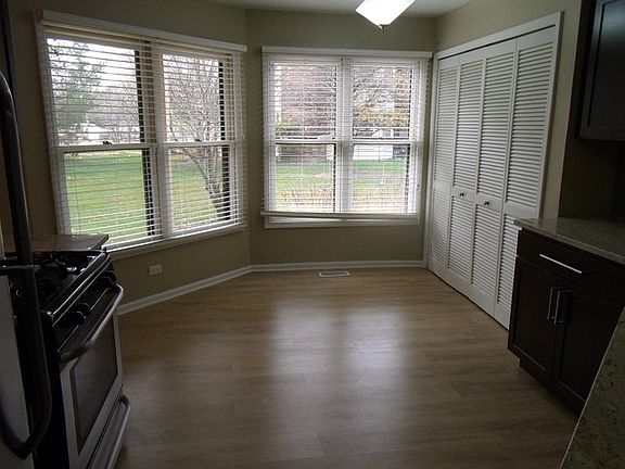 5th image of 74 Willow Pkwy #74