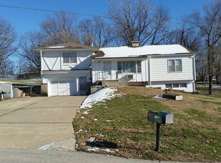 2011 N Redwood Dr, Independence, MO 64058