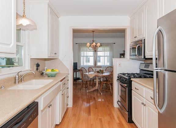 5th image of 1087 Smith Ave S