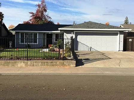 9208 Medallion Way photo 1
