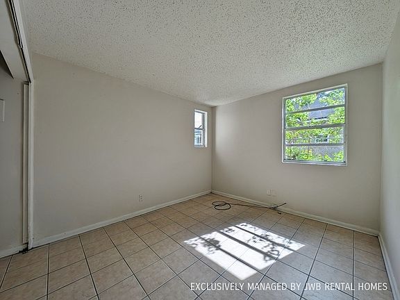 5th image of 1524 21st St W #4