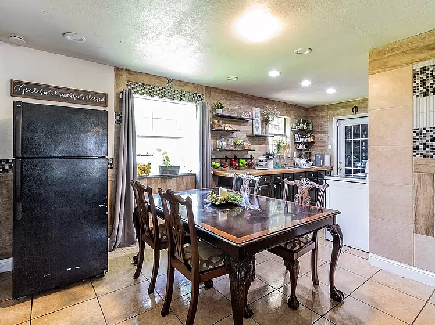3 bed, 1.5 bath, 1031 sqft, $1,950 — Photo 4