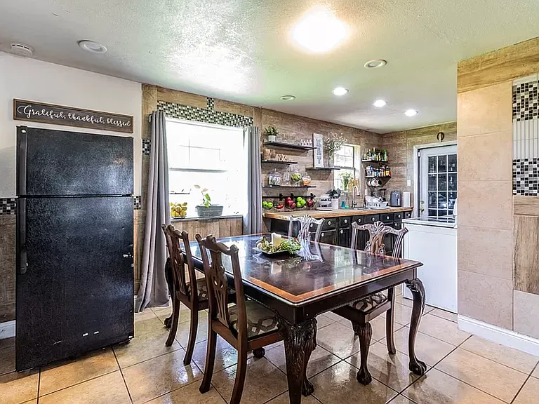 626 Wren Ave — Photo 4