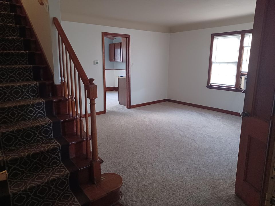 1st image of 1854-1856 Hyacinth Ave E