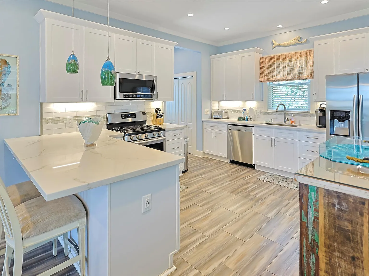 2 bed, 1.5 bath, 1180 sqft, $2,350 — Photo 3