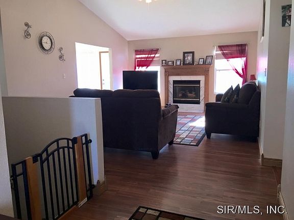 5th image of 79 Englewood Dr