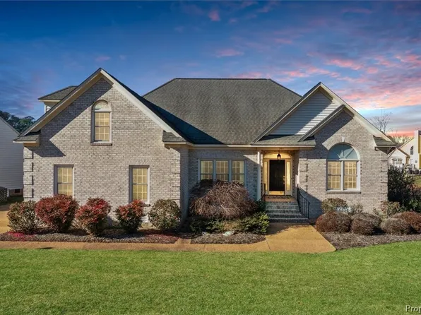 302 Honeysuckle Ln, Yorktown, VA 23693