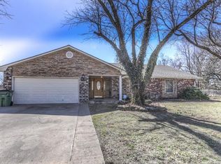 9488 E 137th St S, Bixby, OK 74008