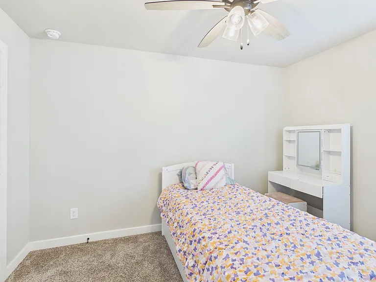 7603 John Thomas — Photo 15