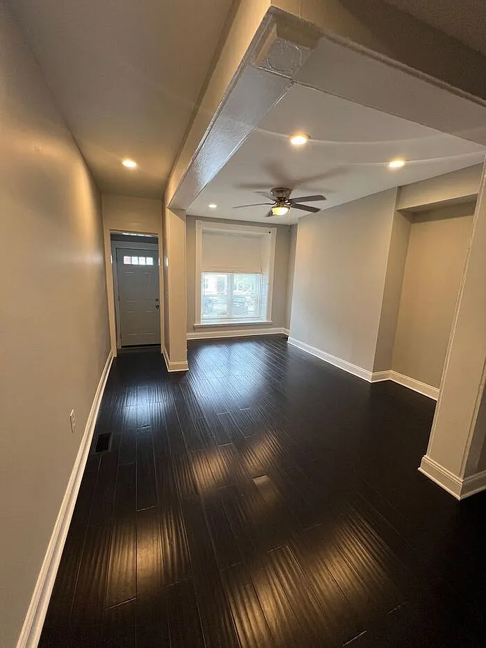 3 bed, 1.5 bath, $1,500 — Photo 2