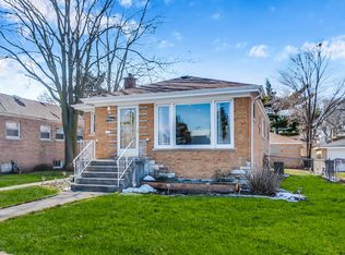 10246 S Sawyer Ave, Evergreen Park, IL 60805
