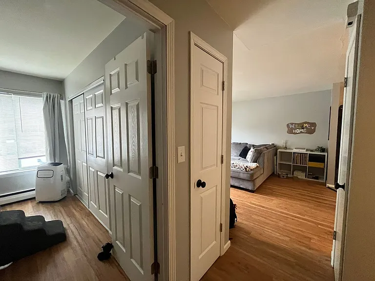 2705 N Oakland Ave — Photo 5