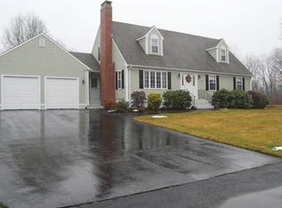 23 Bridgham Farm Rd, Rumford, RI 02916