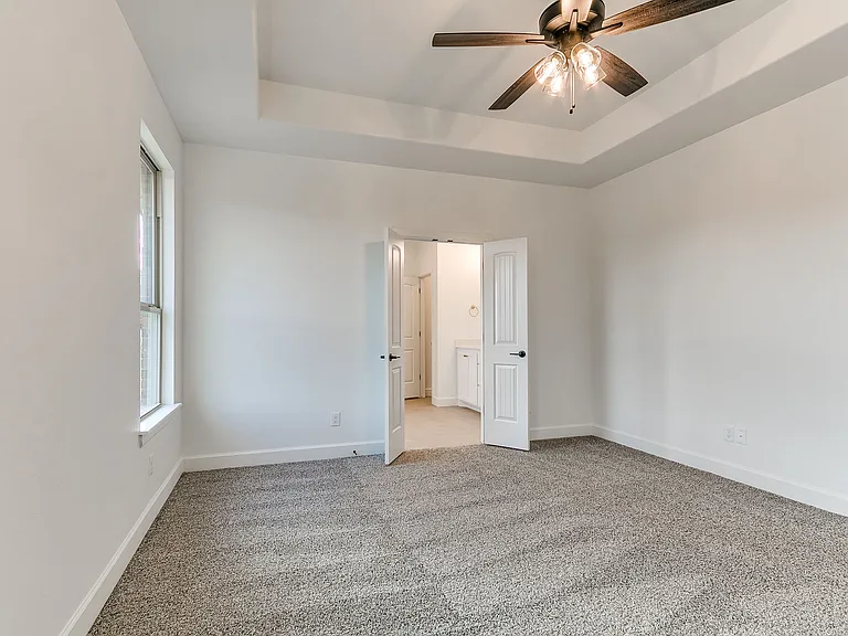 1901 Hollow Crest Ct — Photo 33