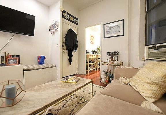 2nd image of 227 Mott St APT 6