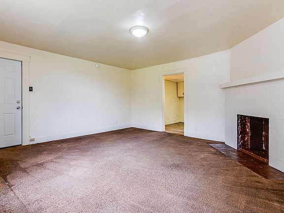 4th image of 137 Margaret St APT 1