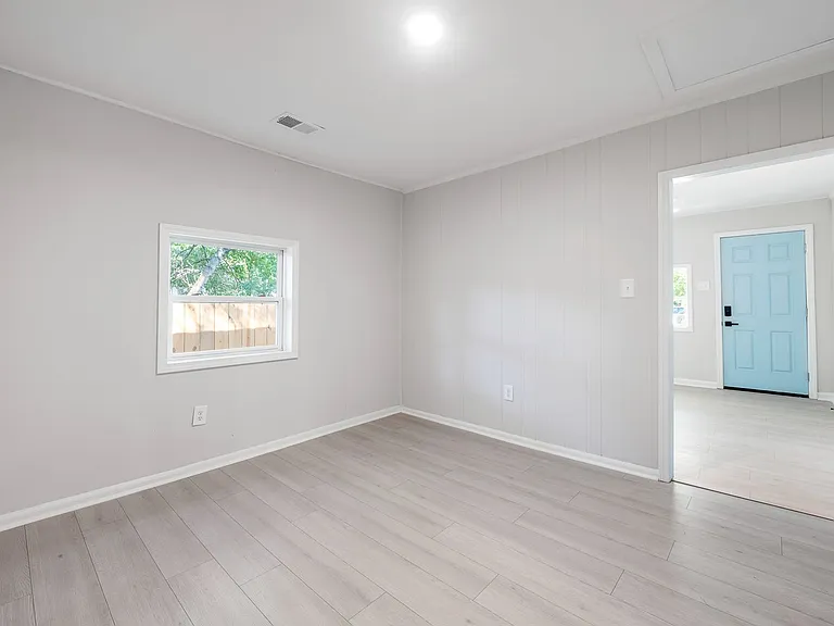 4673 Hassell Ave — Photo 9