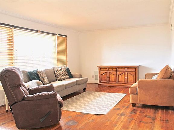 2nd image of 214 Hayden Blvd