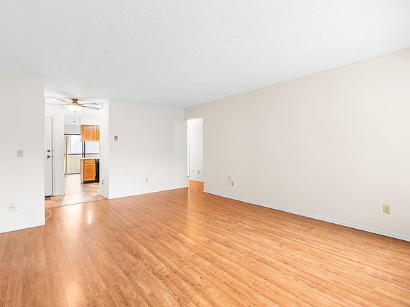 5th image of 32959 George Ferguson Way #13