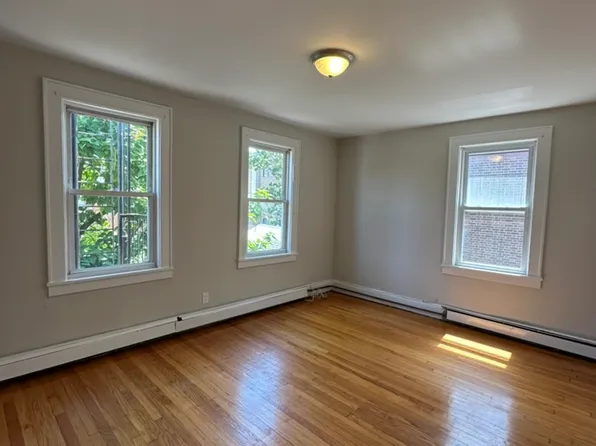 796 Inwood Terrace image 3 of 6