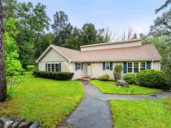 13 Crown Hill Road, Atkinson, NH 03811