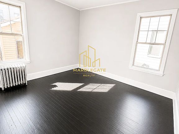 5th image of 381 Leslie St #1E