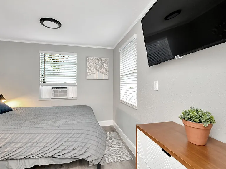 Additional storage in your 3 drawer cabinet. 2nd Smart TV located in the bedroom for your enjoyment.