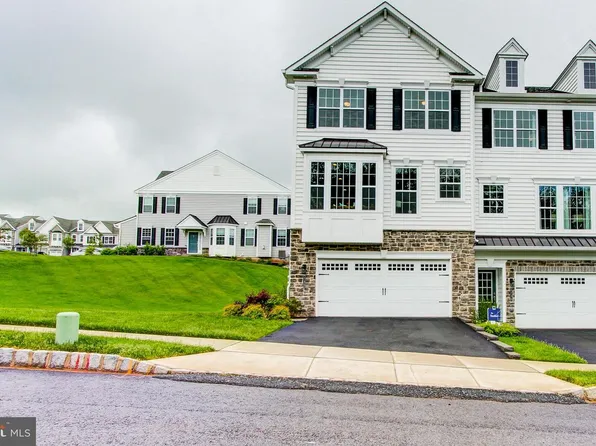 135 Woodwinds Dr, Collegeville, PA 19426