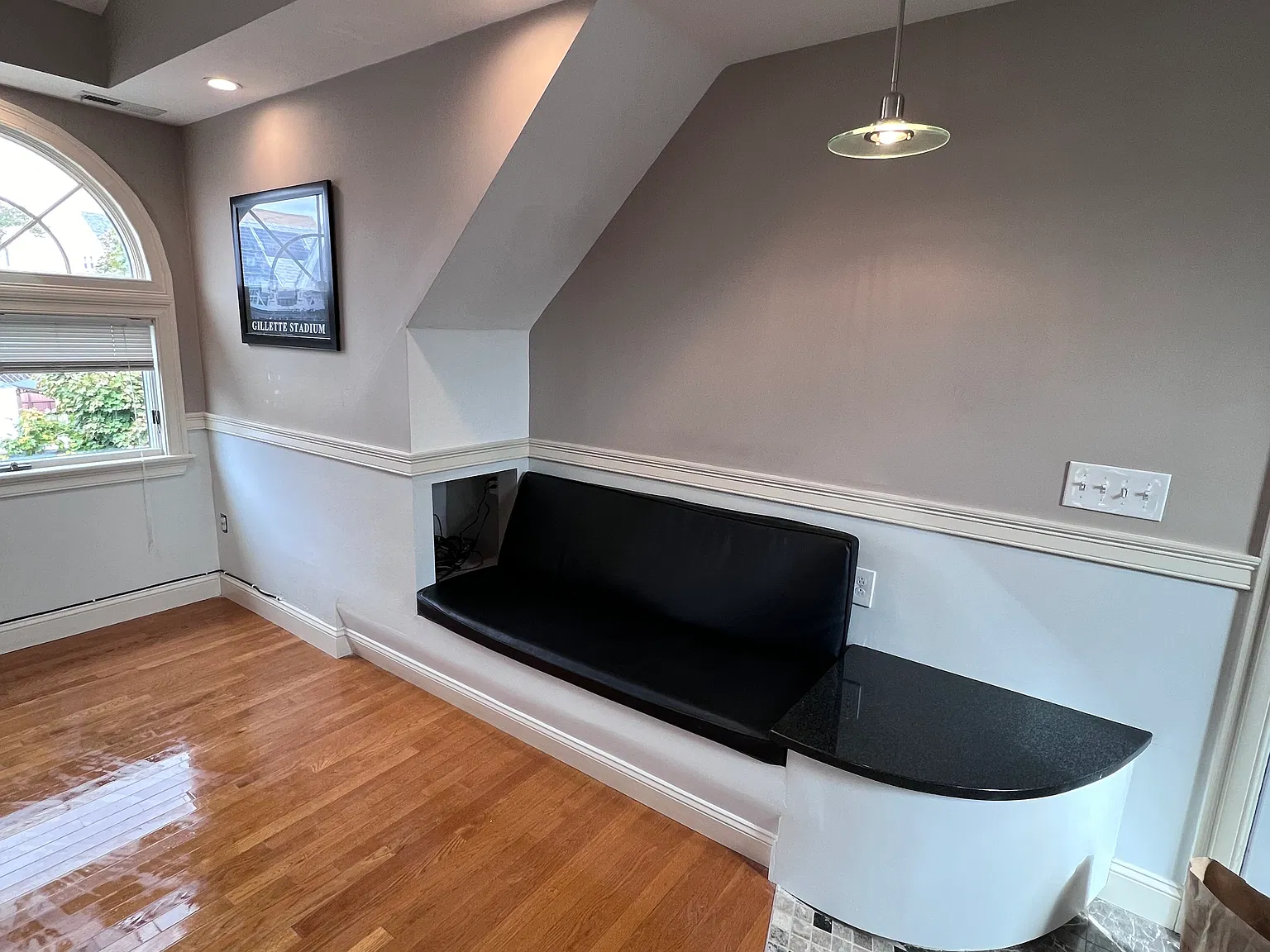 2 bed, 1050 sqft, $2,400 — Photo 3