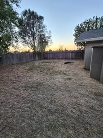 2 bed, 806 sqft, $1,250 — Photo 3