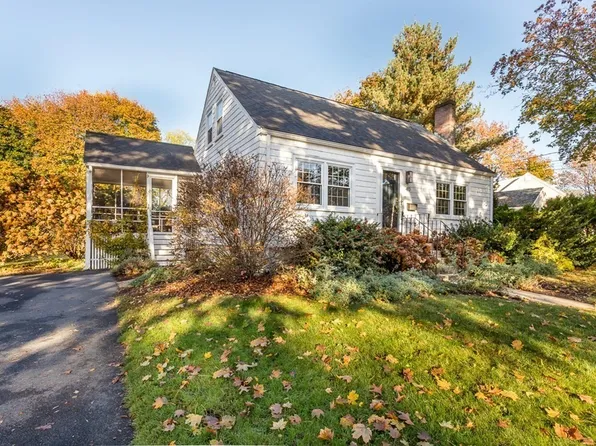 40 Woodland Rd, Norwood, MA 02062