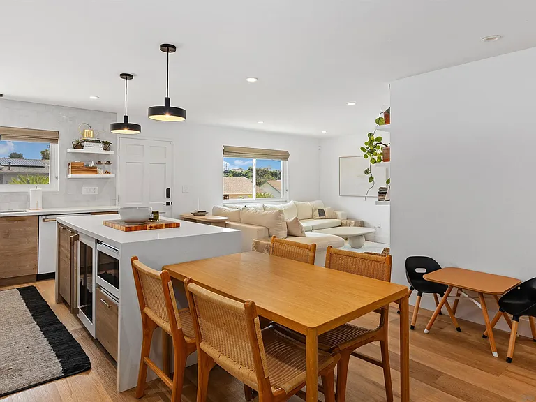 2068 Montclair St — Photo 12