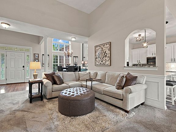 3rd image of 130 Cedar Ridge Ln