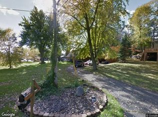 2404 Bantas Point Rd, Wayzata, MN 55391