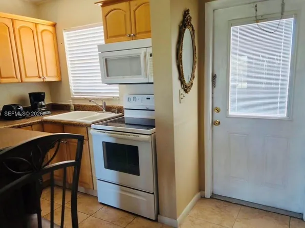 251 S Golf Blvd APT 289, Pompano Beach, FL 33064
