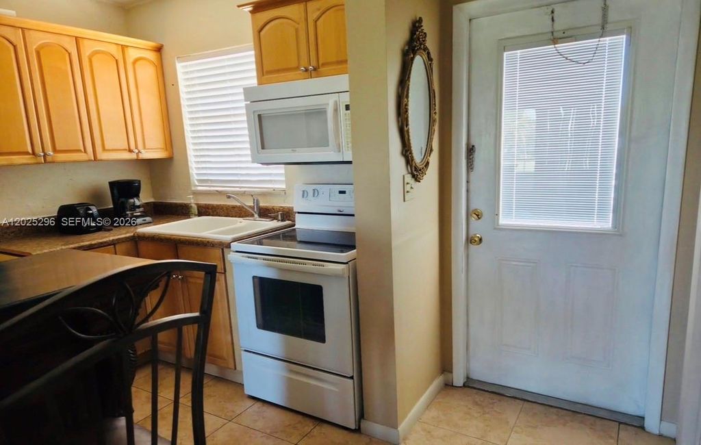 251 S Golf Blvd APT 289, Pompano Beach
