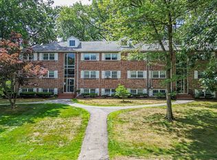 50 Farrwood Ave APT 7, North Andover, MA 01845