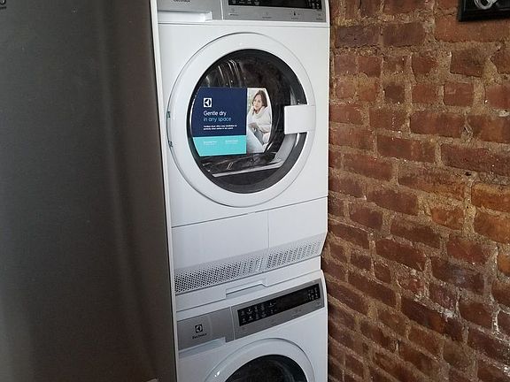 3rd image of 2856 47th St APT 2F