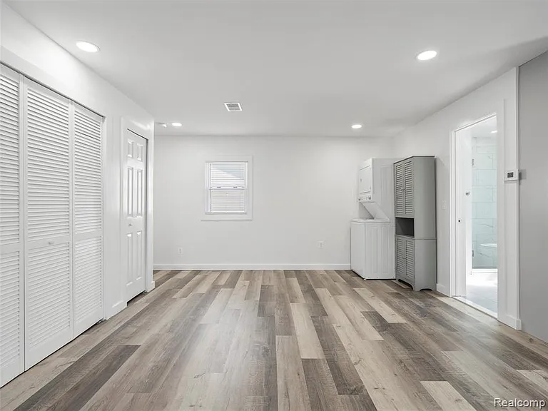 1741 E Woodward Heights Blvd — Photo 8
