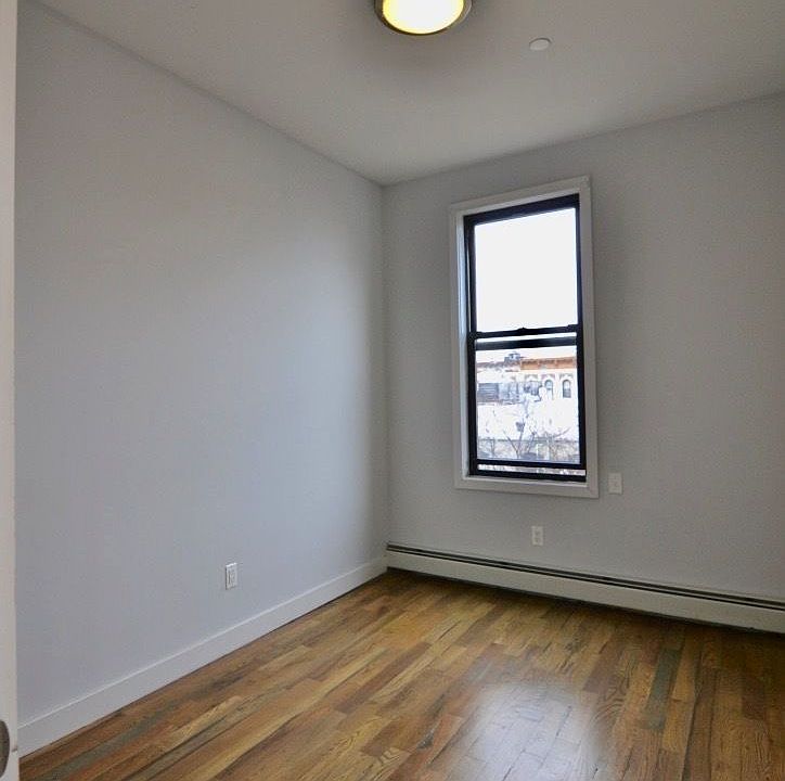 2nd image of 321 Eldert St APT 3R