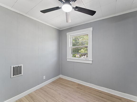 2nd image of 5038 N Bellaire Ave