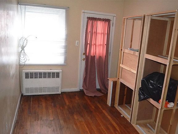 2nd image of 10405 Avenue