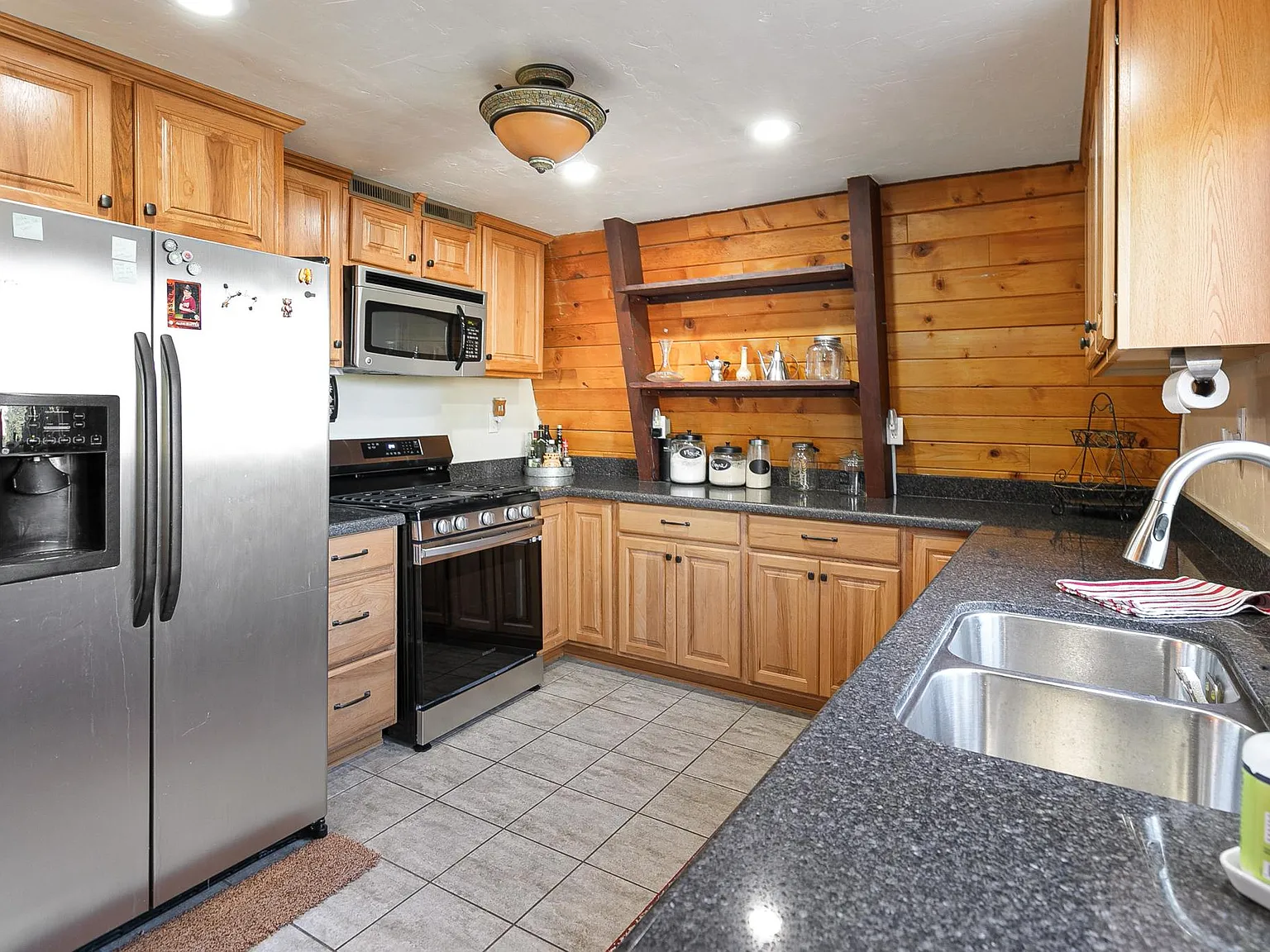 2 bed, 1092 sqft, $2,200 — Photo 3