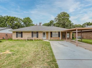 2305 Yellowstone Dr, Bryan, TX 77803