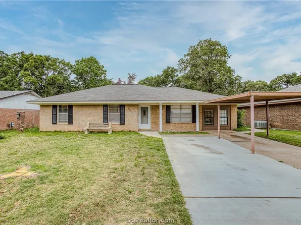 2305 Yellowstone Dr, Bryan, TX 77803