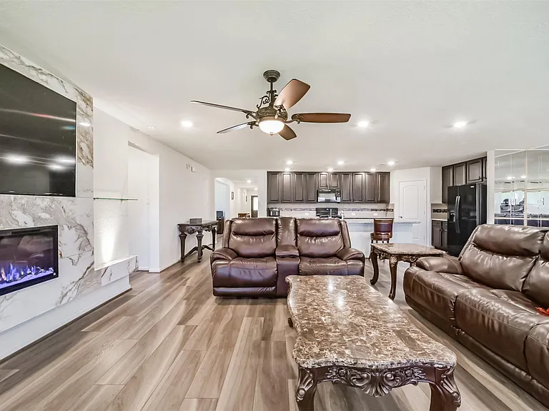 25546 Kensington Lake Dr — Photo 2