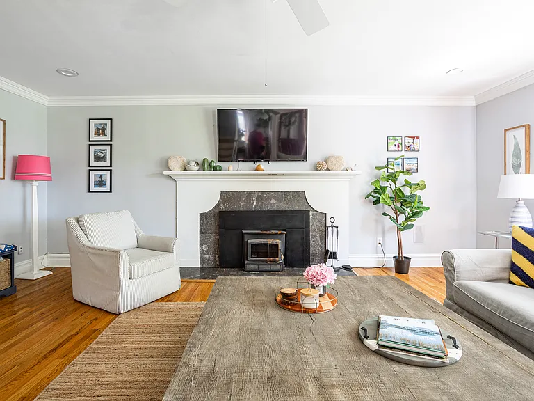 2300 Pine Tree Rd — Photo 25